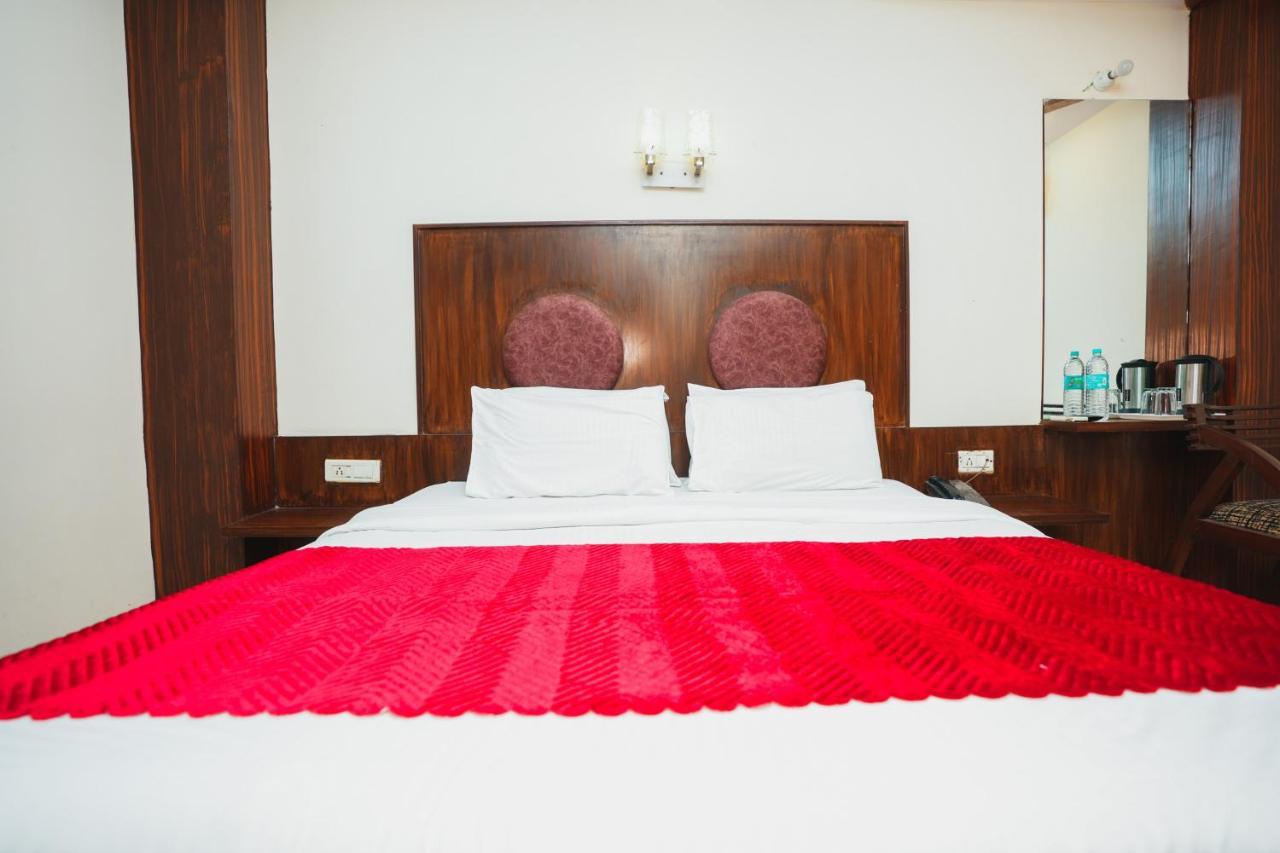 Hotel High 5 Land Delhi  Exterior photo